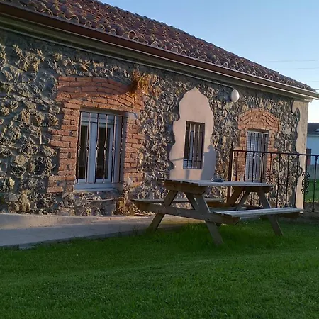 Nyaraló Adelina